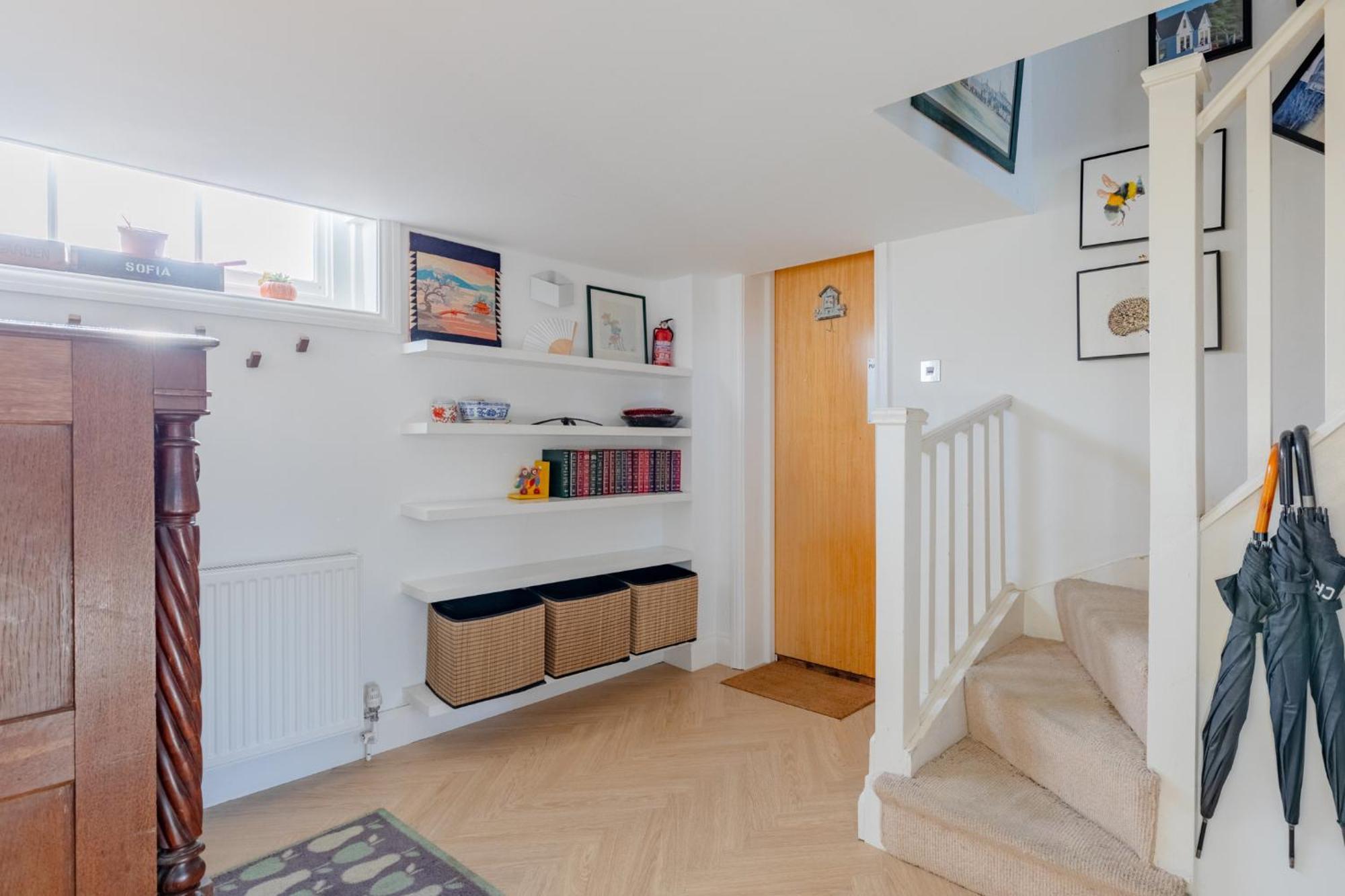 Apartment Vibrant 2bd Flat 8 Min Walk To Brixton Station