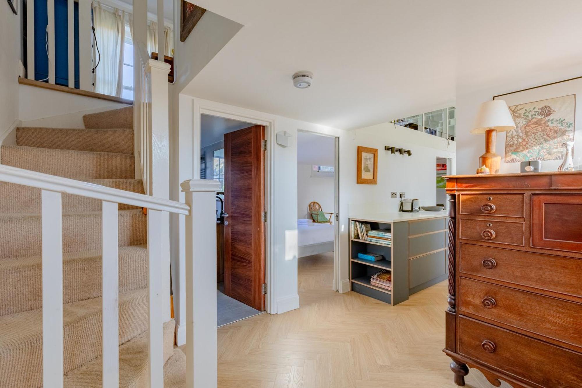 Apartment Vibrant 2bd Flat 8 Min Walk To Brixton Station *