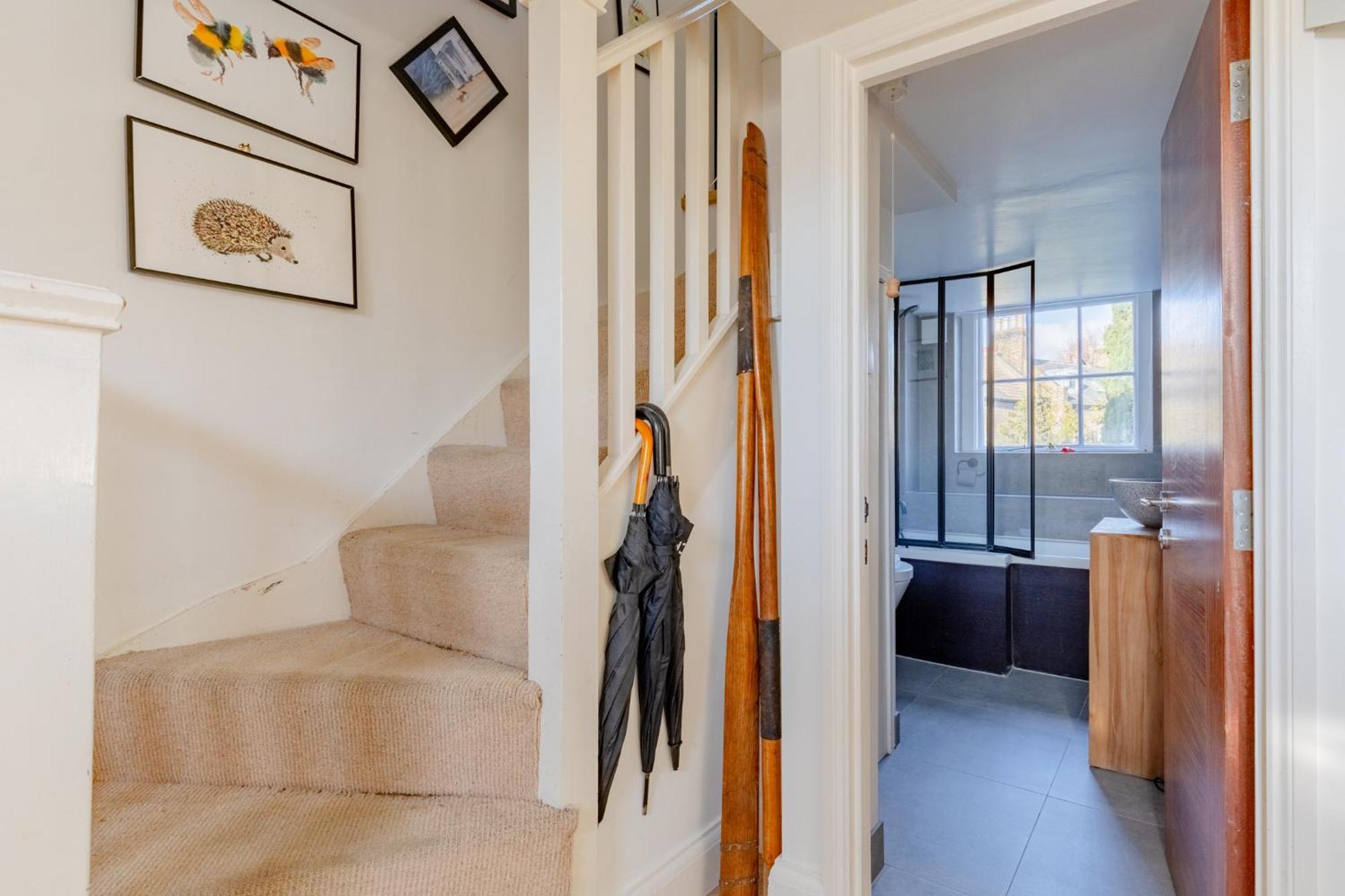 Apartment Vibrant 2bd Flat 8 Min Walk To Brixton Station London