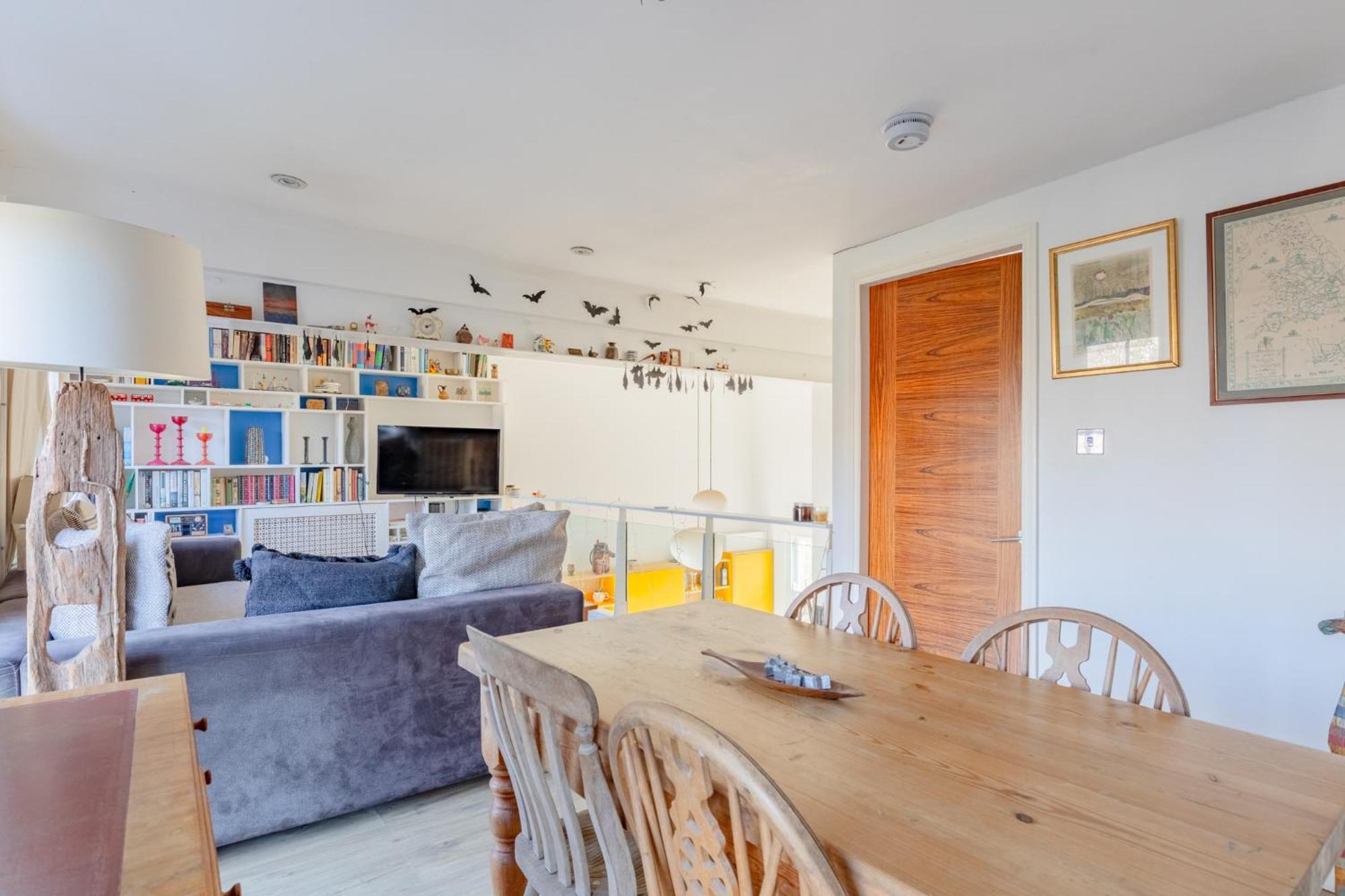 Vibrant 2bd Flat 8 Min Walk To Brixton Station * London
